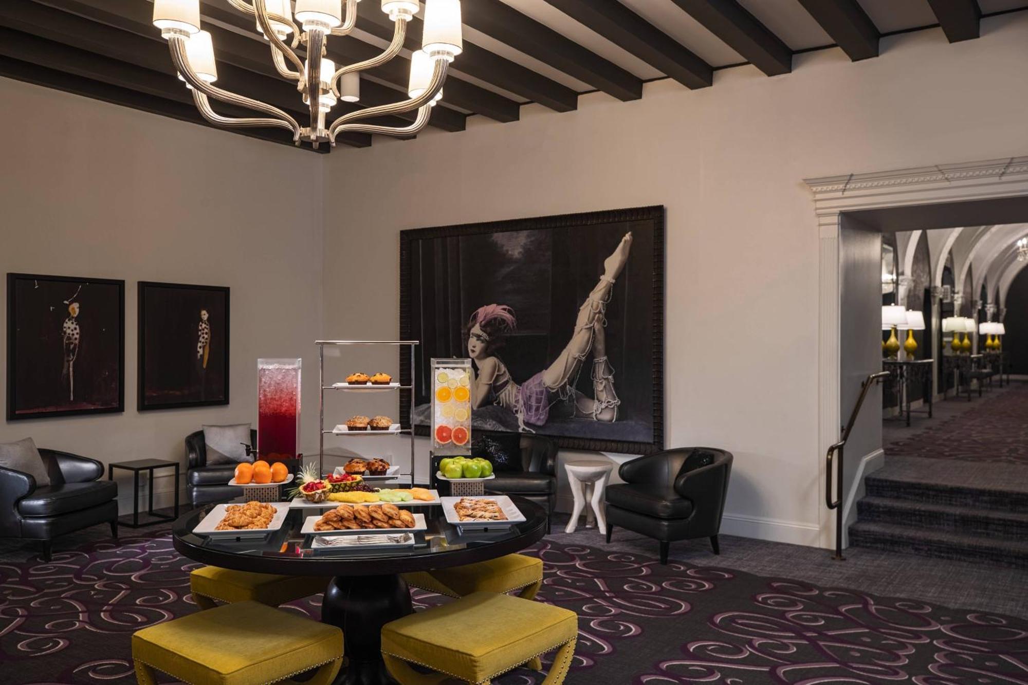 Отель Courtyard By Marriott Boston Downtown Экстерьер фото