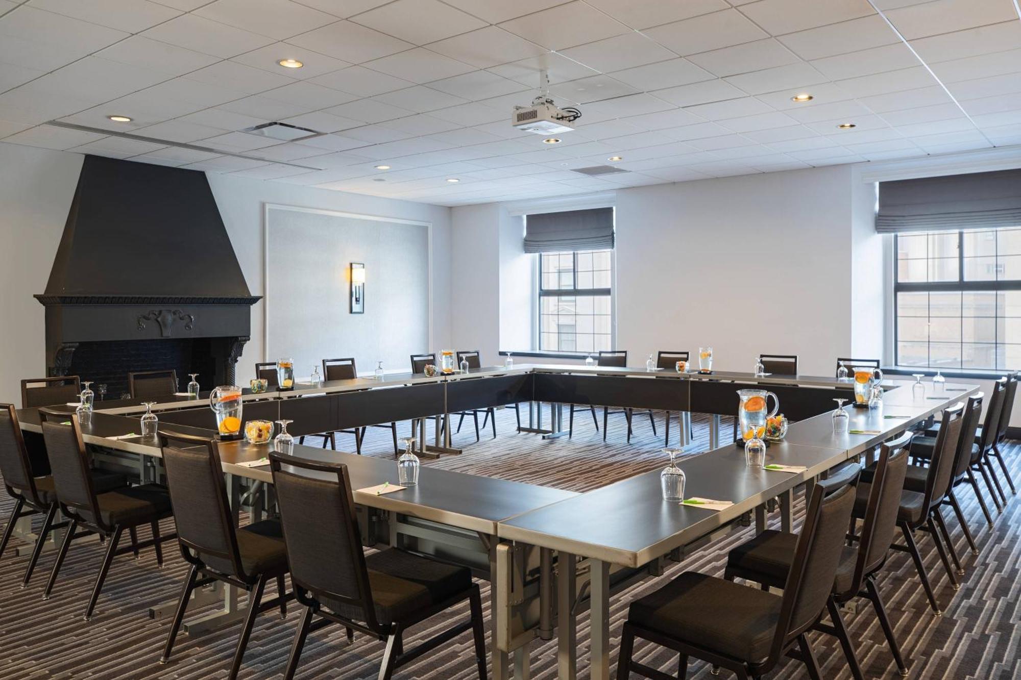 Отель Courtyard By Marriott Boston Downtown Экстерьер фото