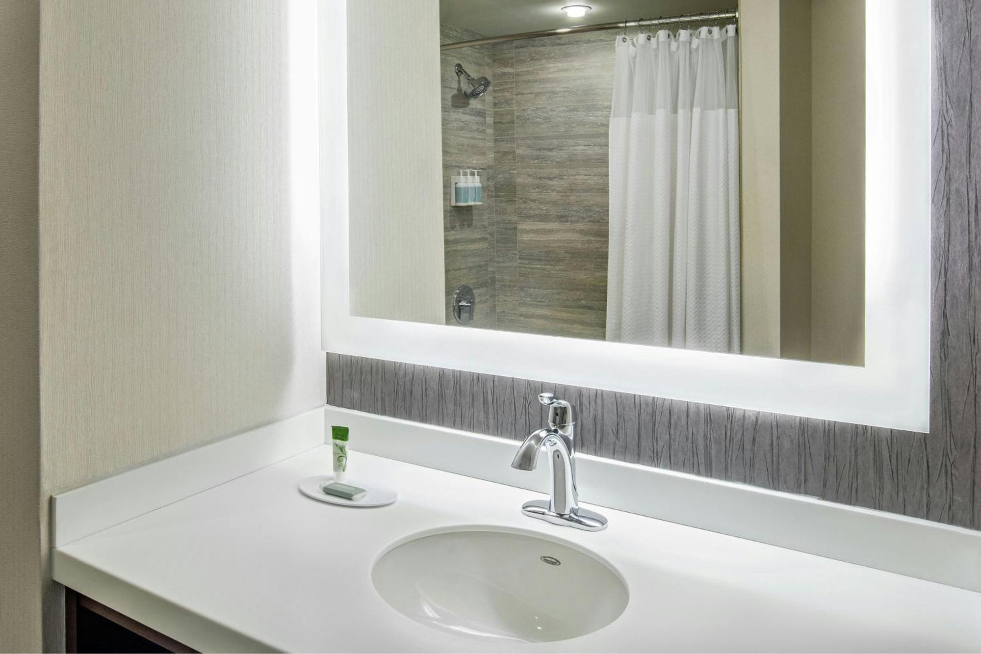 Отель Courtyard By Marriott Boston Downtown Экстерьер фото