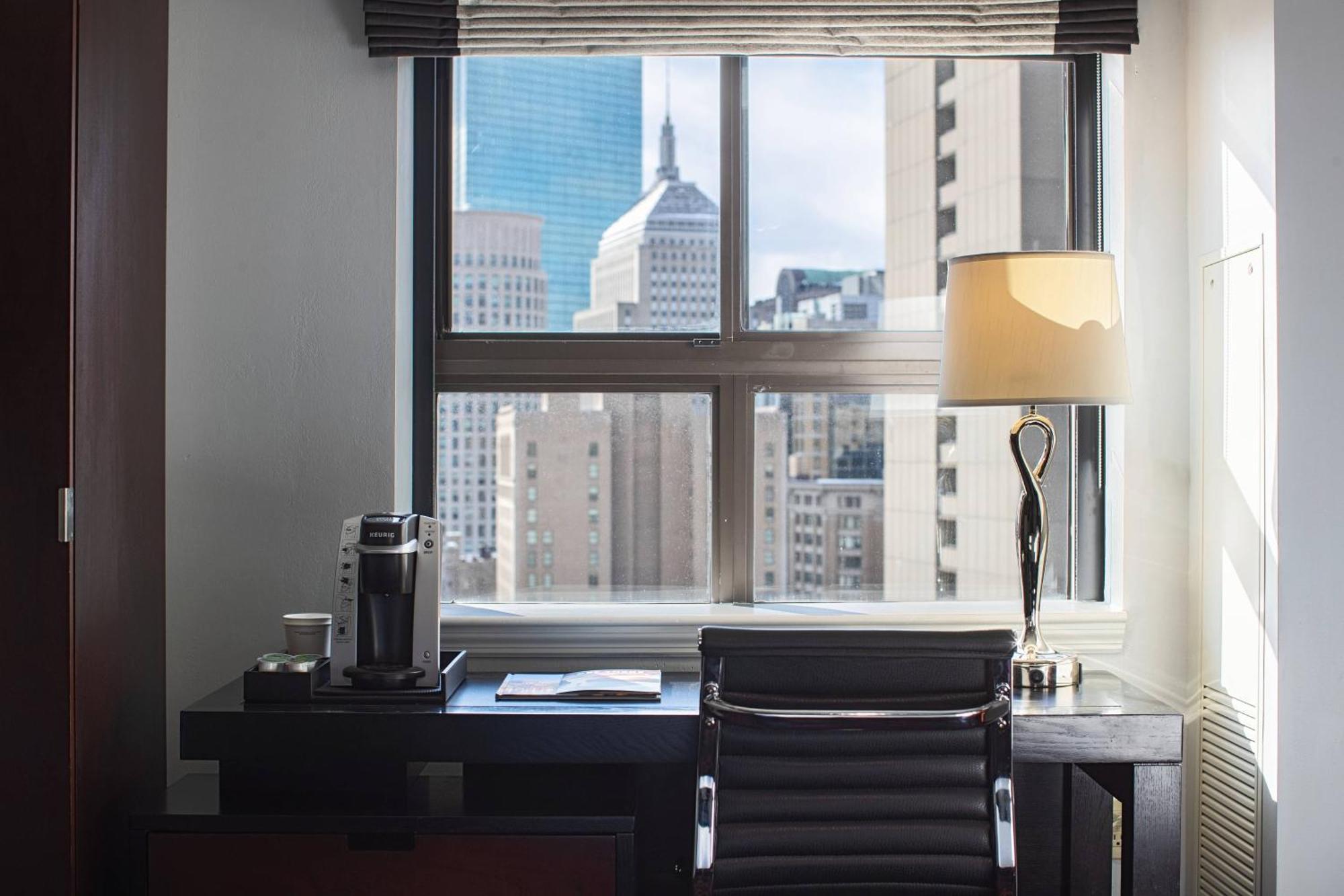 Отель Courtyard By Marriott Boston Downtown Экстерьер фото